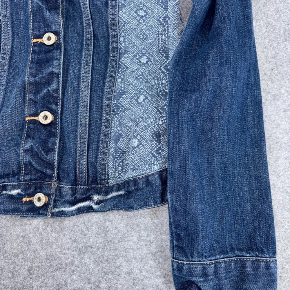 Abercrombie Kids Distressed Denim Jacket Blue Geometric Pattern XL 16 Trucker